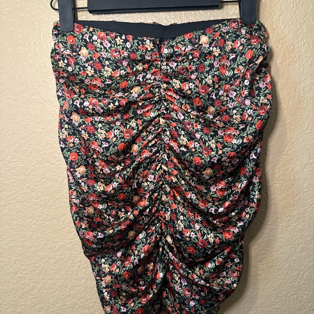 Zara Pink and Red Ruched Midi Skirt - Picture 2 of 6